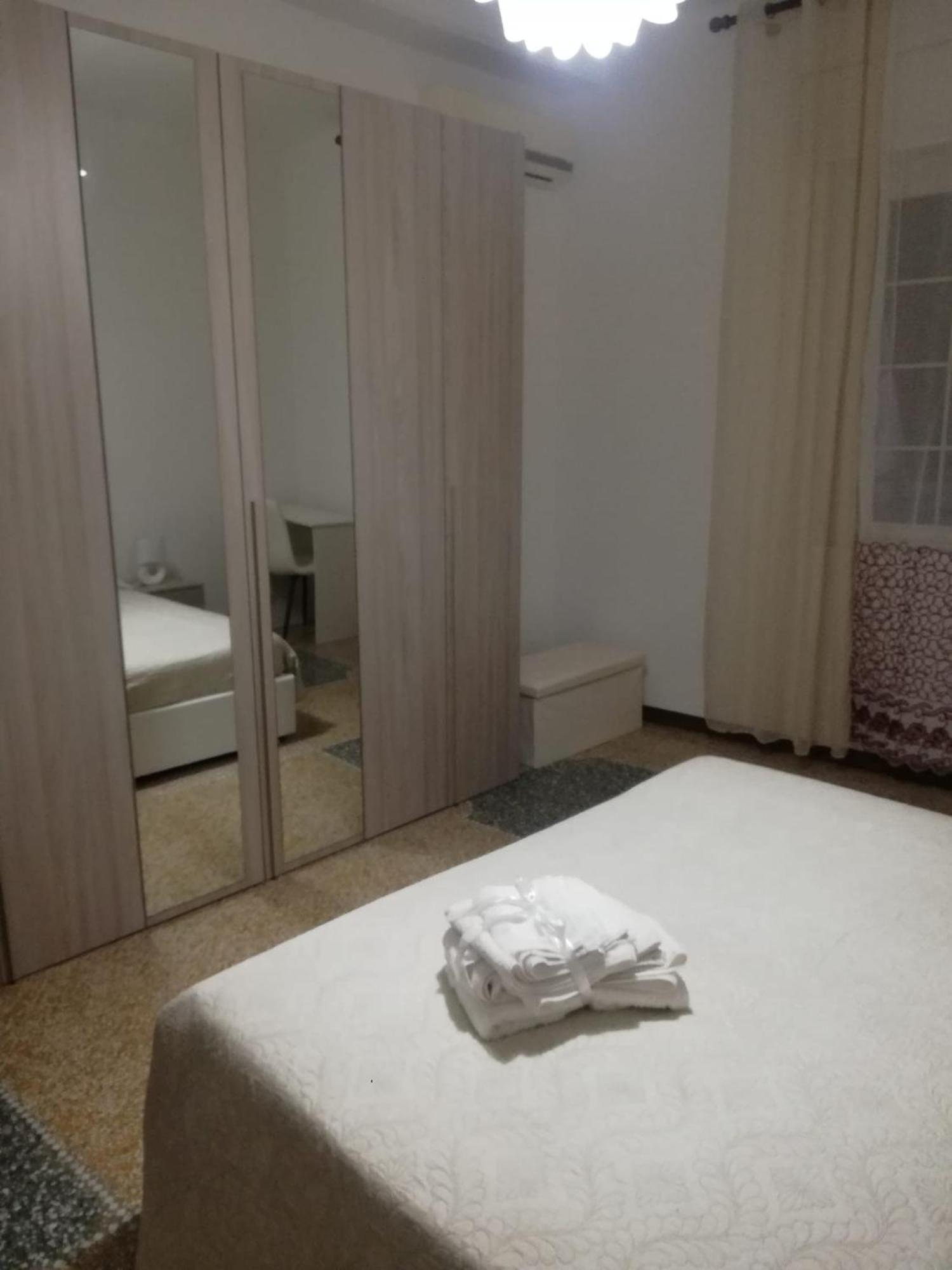 La Casa Di Anna Apartment Taranto Luaran gambar
