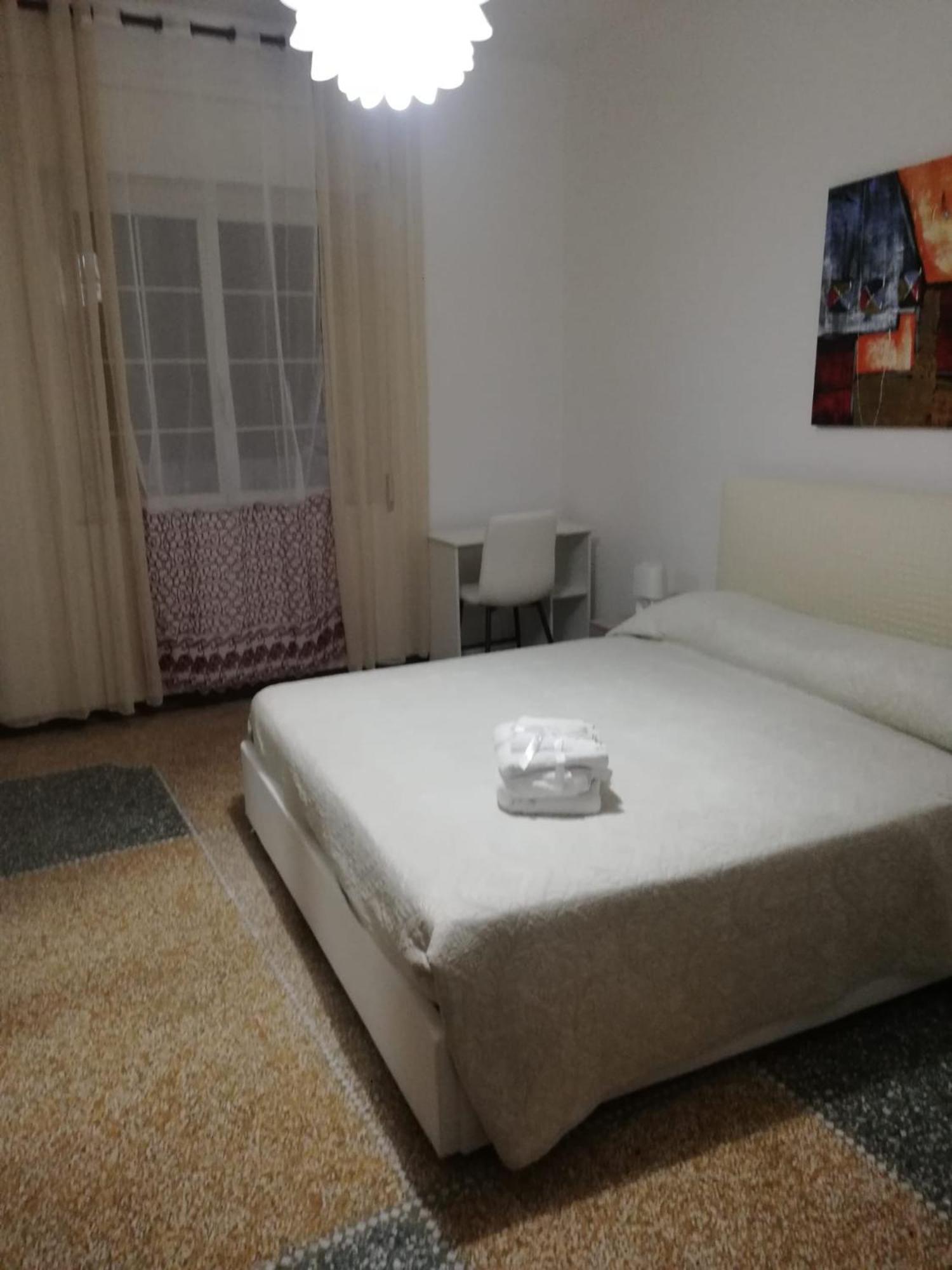 La Casa Di Anna Apartment Taranto Luaran gambar
